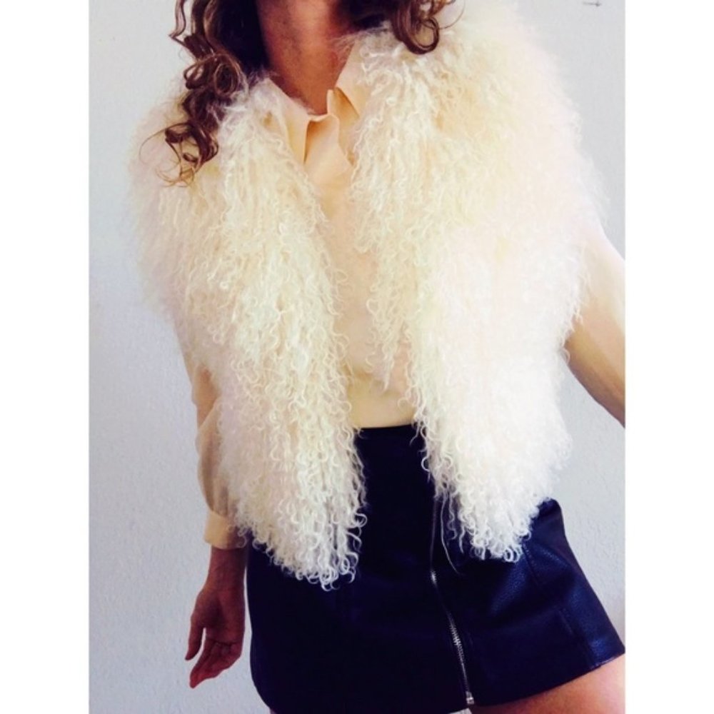 Zara fax fur vest size M 28.